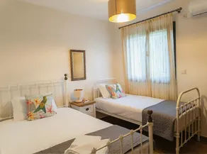 Ibiscus Boutique: Lush Garden Villa Apt, Sea View - Image 5