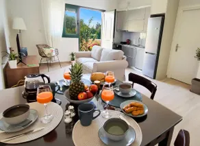 Ibiscus Boutique: Lush Garden Villa Apt, Sea View - Image 2