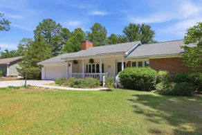 Cheerful Eclectic Pinehurst home - Image 2