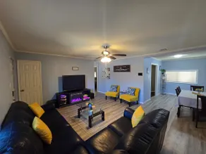 Luxurious beds, comfortable, elegant, clean house! - Image 2