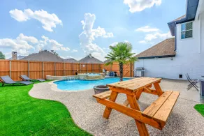 Luxurious | Pool Oasis | PS5 | 12 Beds | Aquarium - Image 2