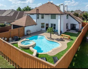 Luxurious | Pool Oasis | PS5 | 12 Beds | Aquarium - Image 5