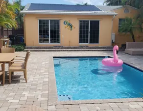 Modern Coastal Home With Separate Studio & Heated Pool near Beach, Golf & Dining - Image 4