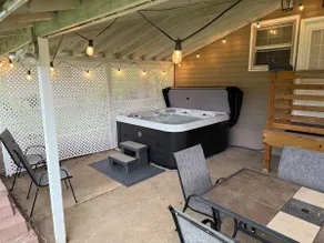 Home Near Main Street-Covered Patio-Hot Tub! - Image 3