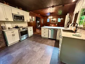 Original log cabin on 3 private acres - Image 3