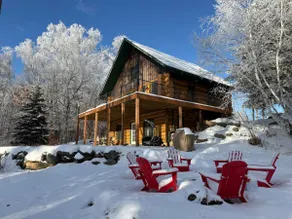 Luxury Lakefront Log Cabin on Lake Ojibway - Image 2
