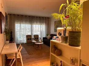 Marina Sea View Apartment - Image 4