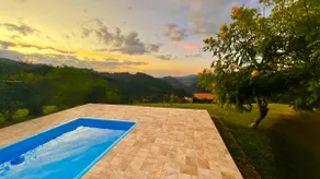 Swimming pool, barbecue and stunning view - Image 2