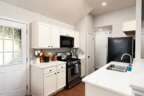 3BR Round Rock, Chef's Kitchen + Candy Wall - Image 2