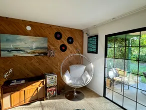 Paso Wine Country Mid Century Retreat Spa King bed - Image 3