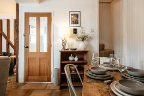 Windsor Cottage - Bolthole in the heart of CN! - Image 2