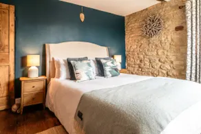 Windsor Cottage - Bolthole in the heart of CN! - Image 4