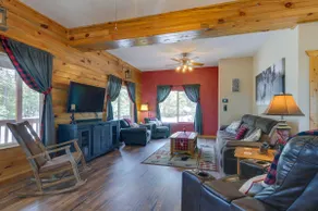 Duck Creek Village Cabin Near National Forest! - Image 5