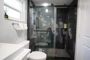 Newly Renovated Pool House - Central - Image 3