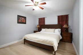 Newly Renovated Pool House - Central - Image 4