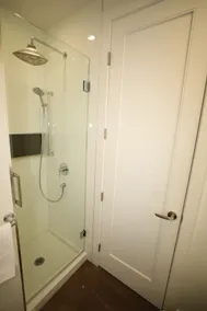 Private Modern Suite 15min from YVR self check in - Image 4