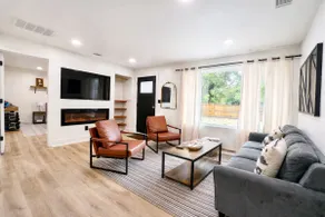 Comfortable 3 BD 1 BA Pool Table & Outdoor - Image 2