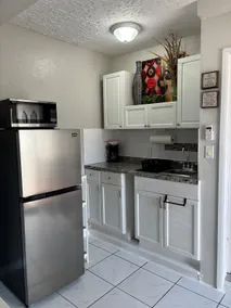 Comfy 1-Bedroom Retreat - Image 3