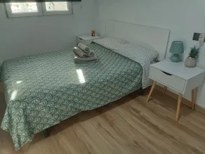 Spacious apartment with a large kitchen - Image 2