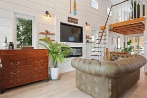 Cozy Turkey Point Tiny Home 1 min walk to the beach with Jacuzzi Hottub! - Image 5