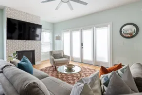 Chill Ville - 4BR Gem, Games and Steps to EAV Fun - Image 3