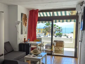 Adrienn's Apartments, The banana apartment - Image 5