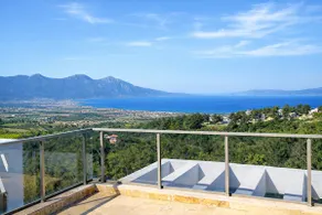 Luxury villa with private pool - Image 4