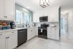 Solomons Spacious 6-BD Family Home with Hot Tub - Image 4