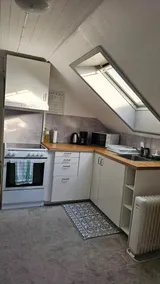 Cosey 1 bedroom loft with free parking - Image 3
