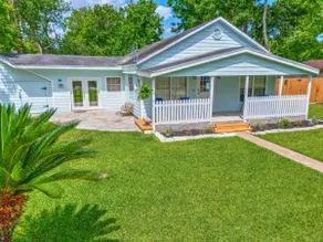 La Casita Retreat | Cozy Luxe Near Main Street - Image 2