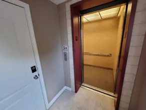 Downtown Penthouse w/ Amazing River View! - Image 4