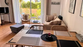 Auray apartment with small garden - Image 5