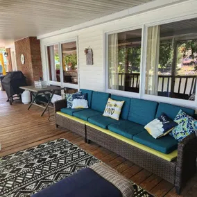 Lake shore home right on the water with private boat dock - Image 3