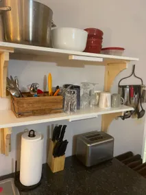In town 2BR/2BA Apartment, Free Parking - Image 4