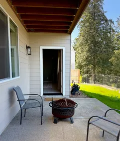 Charming Private Suite in Quiet Neighborhood - Image 5