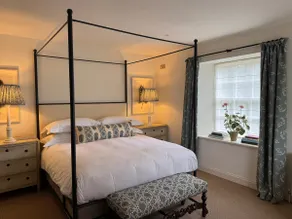 Charming Coach House cottage with four poster bed - Image 2