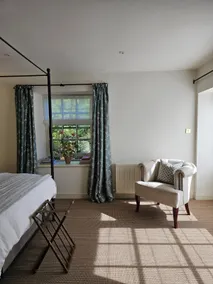 Charming Coach House cottage with four poster bed - Image 3