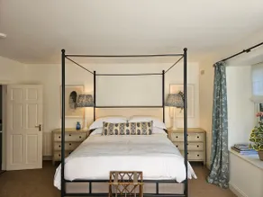 Charming Coach House cottage with four poster bed - Image 5