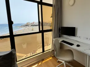 Directly on the Beach ·Seaview ·Workspace+Internet - Image 3