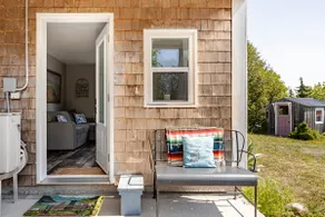 Holiday House - Image 5