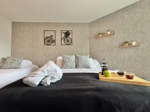 Premium Apt: 2 Balconies, FastWifi, NearEverything - Image 2