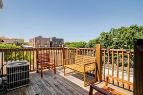 Luxuriously bright 6-bedroom duplex: The Treehouse - Image 3