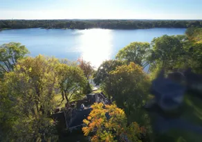 Spacious Cottage on Lake - Tons of Amenities - Image 5