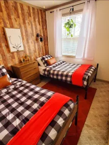 The Haven, a cozy cabin in the woods. Pet friendly - Image 5