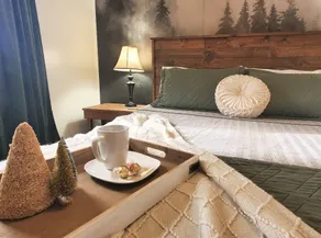The Haven, a cozy cabin in the woods. Pet friendly - Image 2