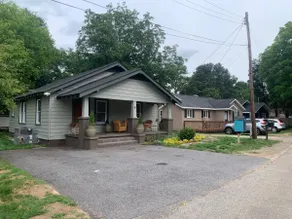 2:1 Bunkroom Bungalow - Run Down Area - Image 2