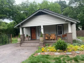2:1 Bunkroom Bungalow - Run Down Area - Image 4