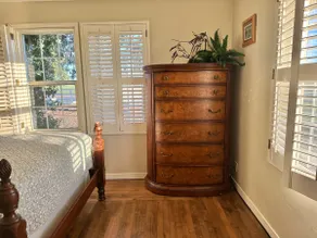 Bright, cozy, 2 bedroom farm house - Image 5