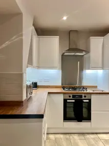 Little Wight House - Refurbished+2 Mins to High St - Image 3