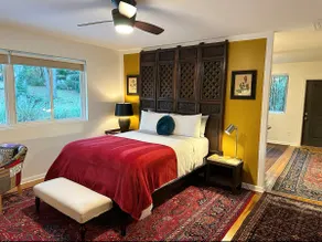 Upscale Studio Apartment in Park-like Setting - Image 4
